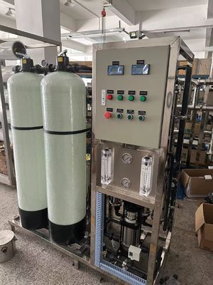 良い値段 都市用水源 リバースオスモースシステム 10-50 M3/H 5-7 段階 商業用 RO 水処理 オンライン