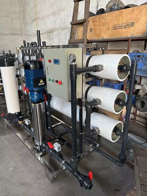 良い値段 6000LPH 商業用 RO システム 穴水過濾 オンライン
