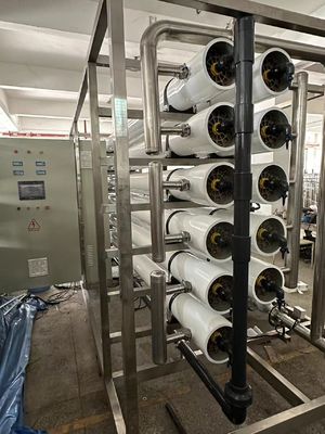 良い値段 5 段階 水処理 産業用 RO システム 50%~65% 復元率 オンライン