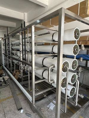 良い値段 5 段階 産業用 RO システム 日当たり 500-1000 M3 98% 拒絶率 150-300 Psi オンライン